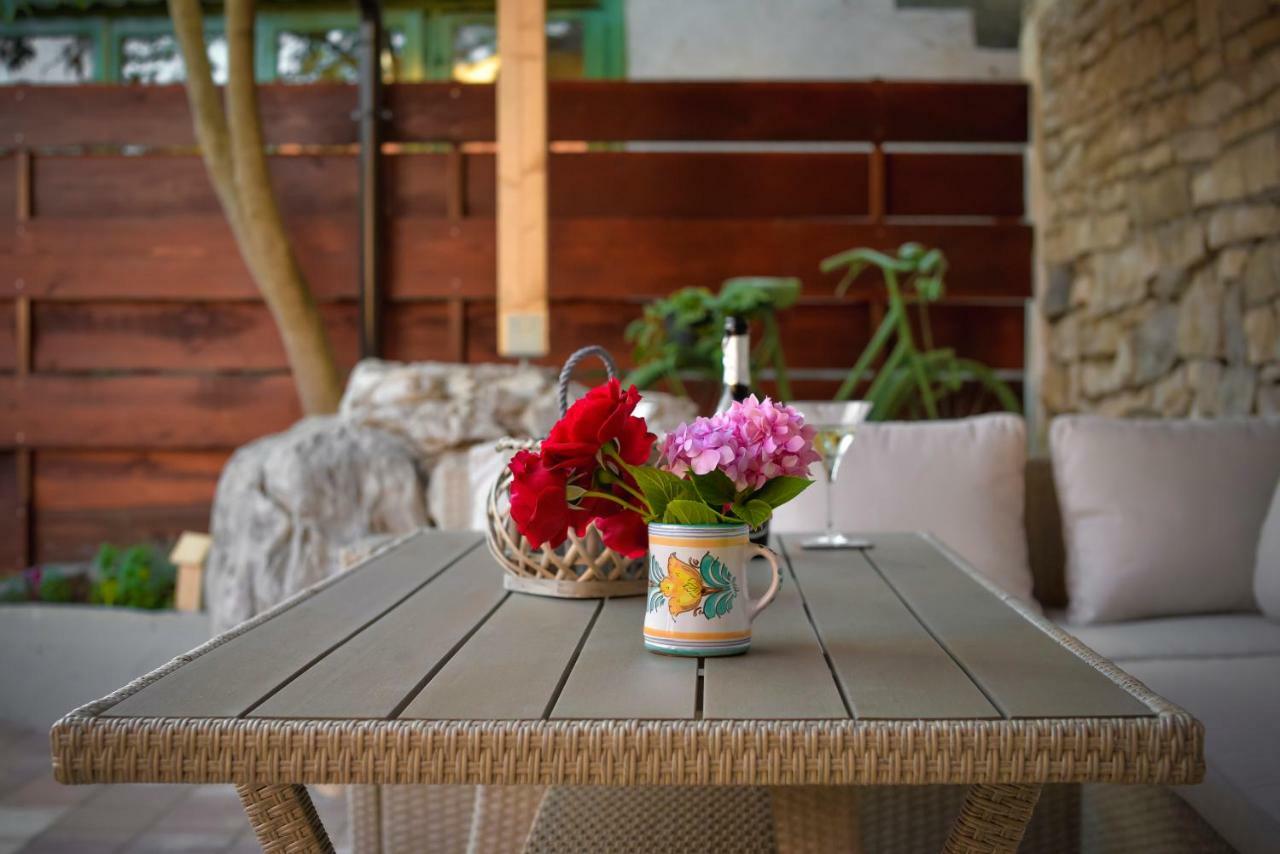 PUY Vintage Garden Apartment מראה חיצוני תמונה