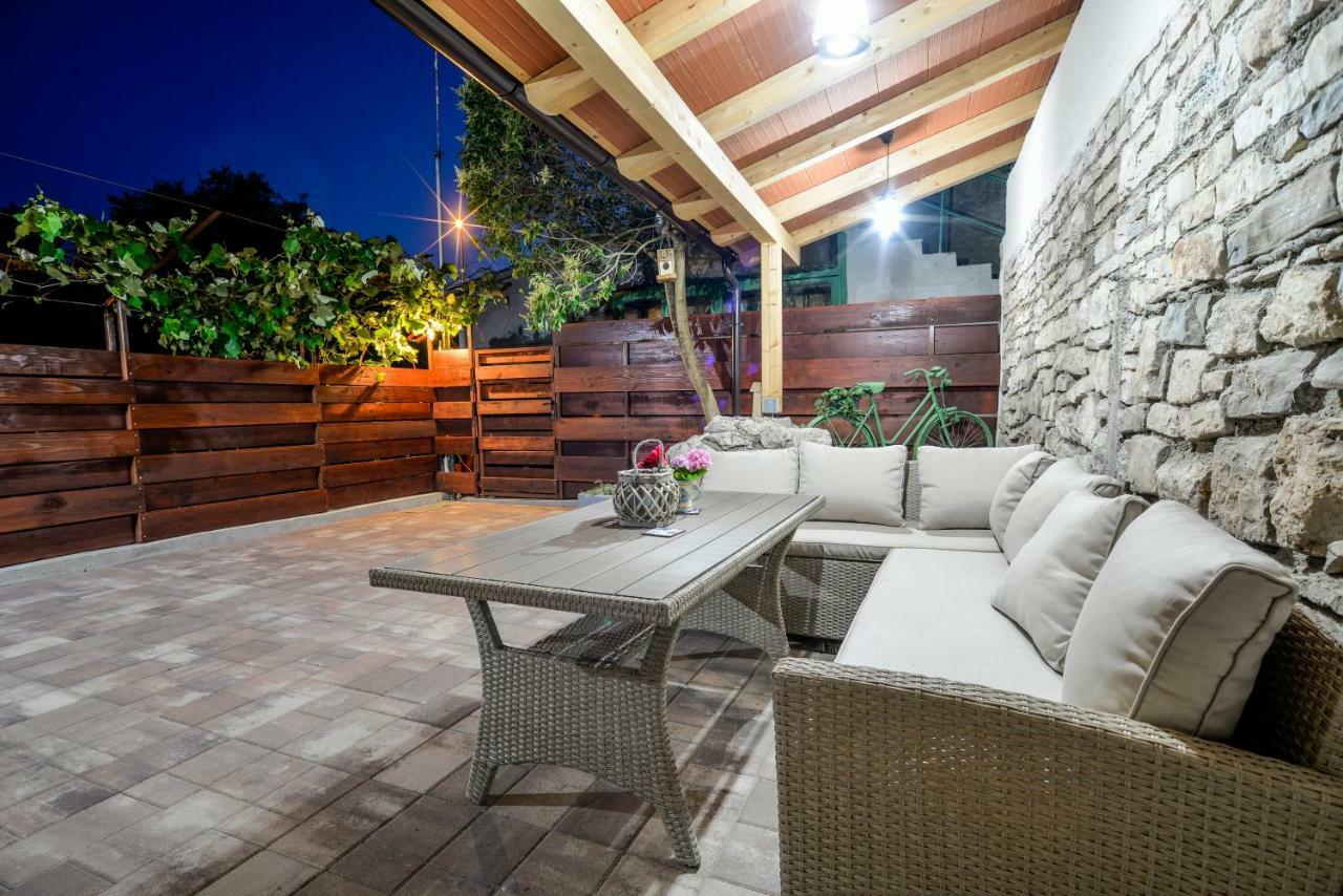 PUY Vintage Garden Apartment מראה חיצוני תמונה
