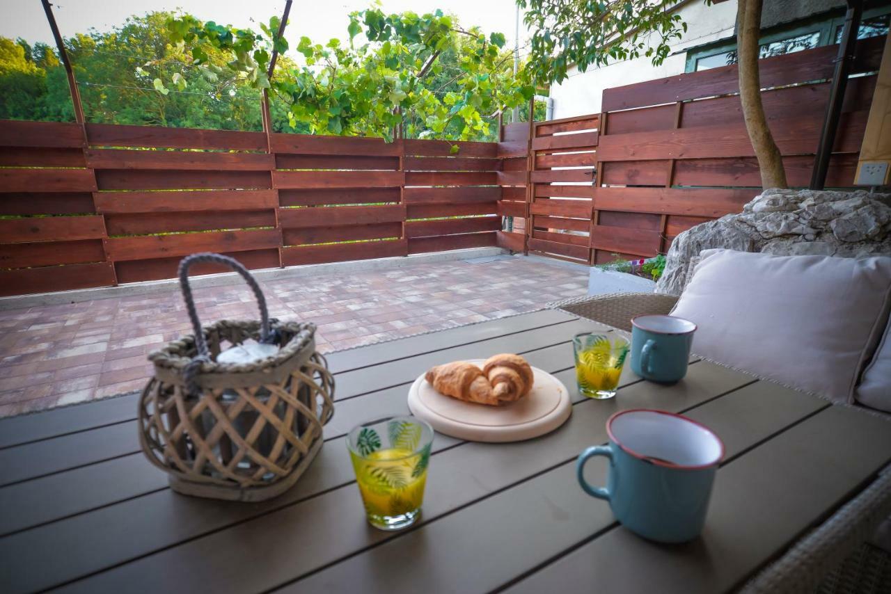 PUY Vintage Garden Apartment מראה חיצוני תמונה